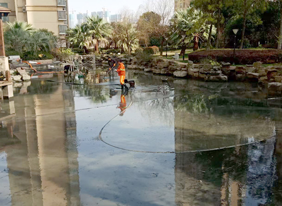 迎泽景观池淤泥清理